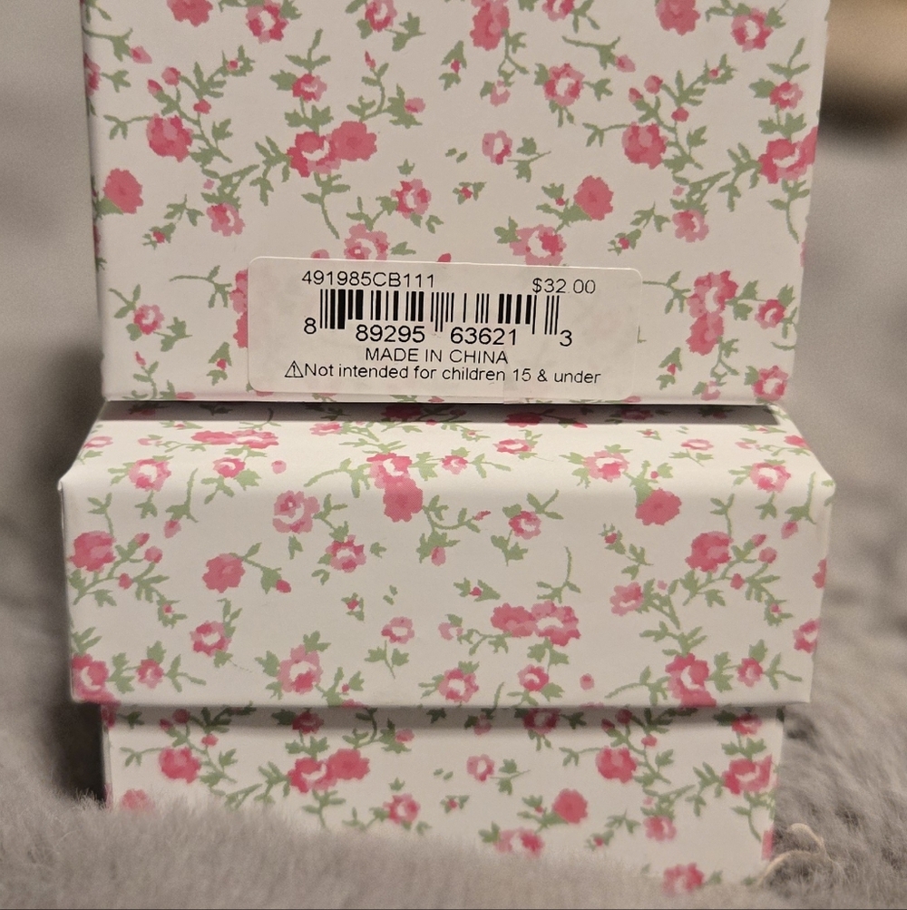 Betsy Johnson Petite Sparkle Bow Dangle Neklace , Brand New in Box - Picture 2 of 4